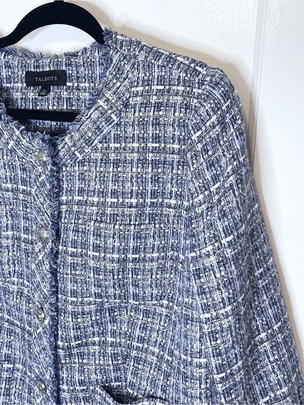Talbots blue tweed lady jacket blazer with a silver tone button front - Picture 5 of 8